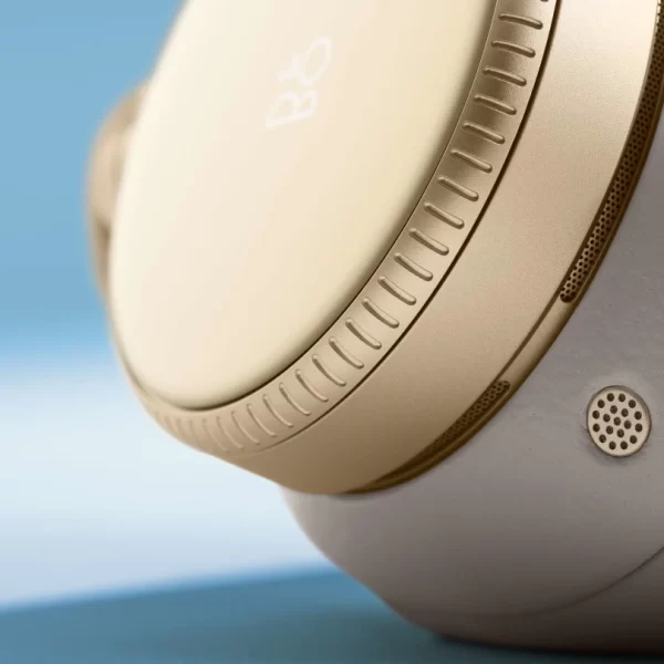 Beautyshot-Beoplay-h100-perspective-0030-s3840x2160px-600x600